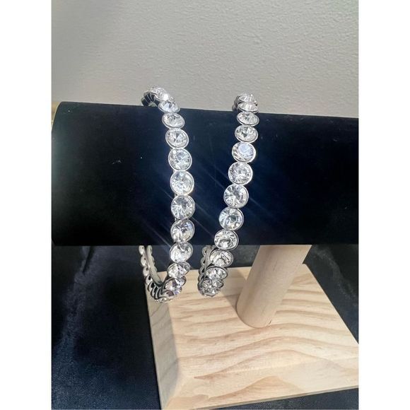 Set of 2 crystal rhinestone silver tone bangle bracelets - Picture 1 of 3